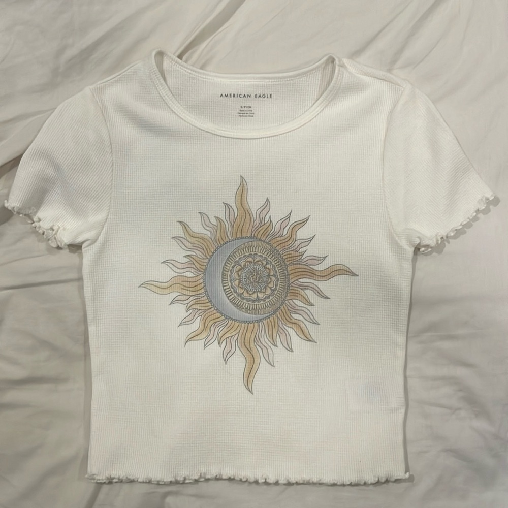 American Eagle cropped tshirt